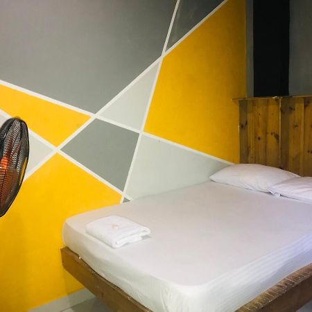Alina Budget Hotel Kaduwela Bagian luar foto