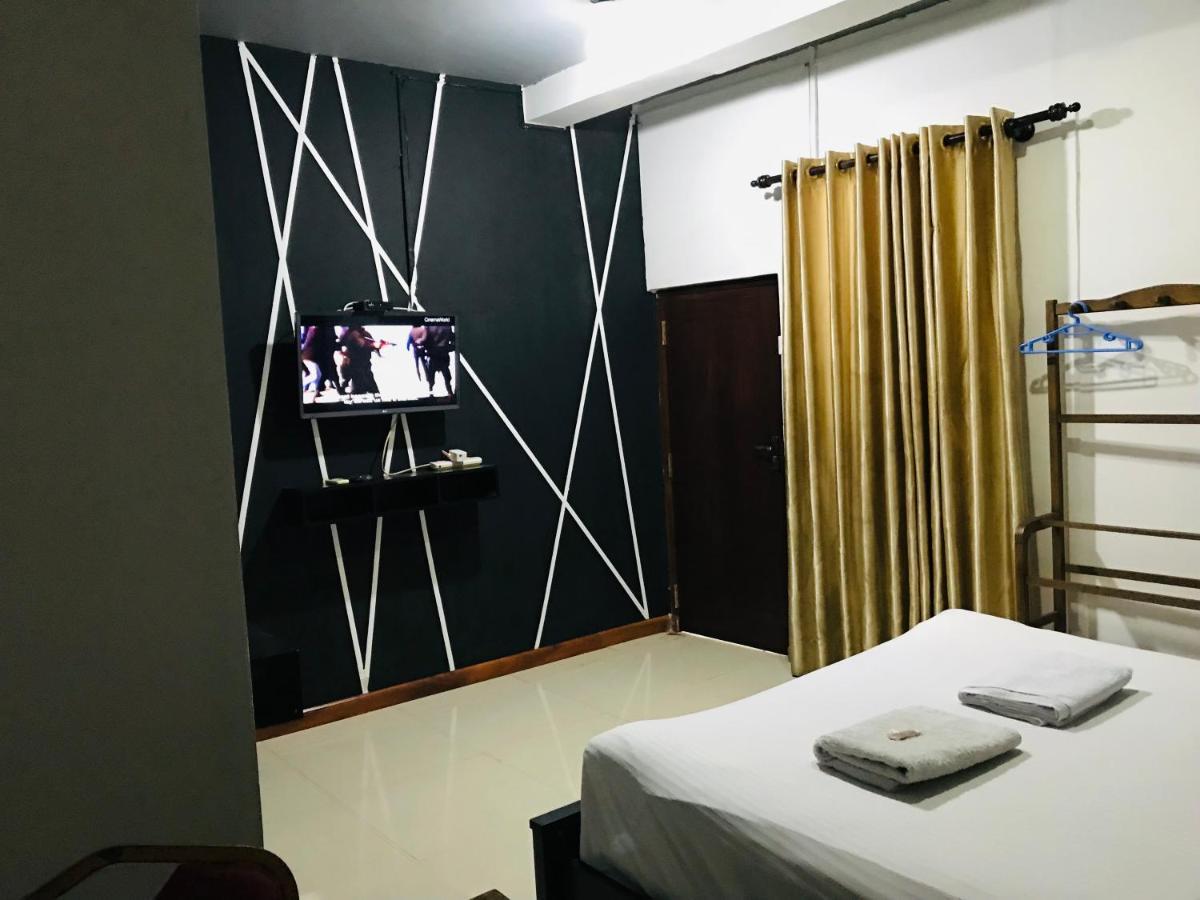 Alina Budget Hotel Kaduwela Bagian luar foto