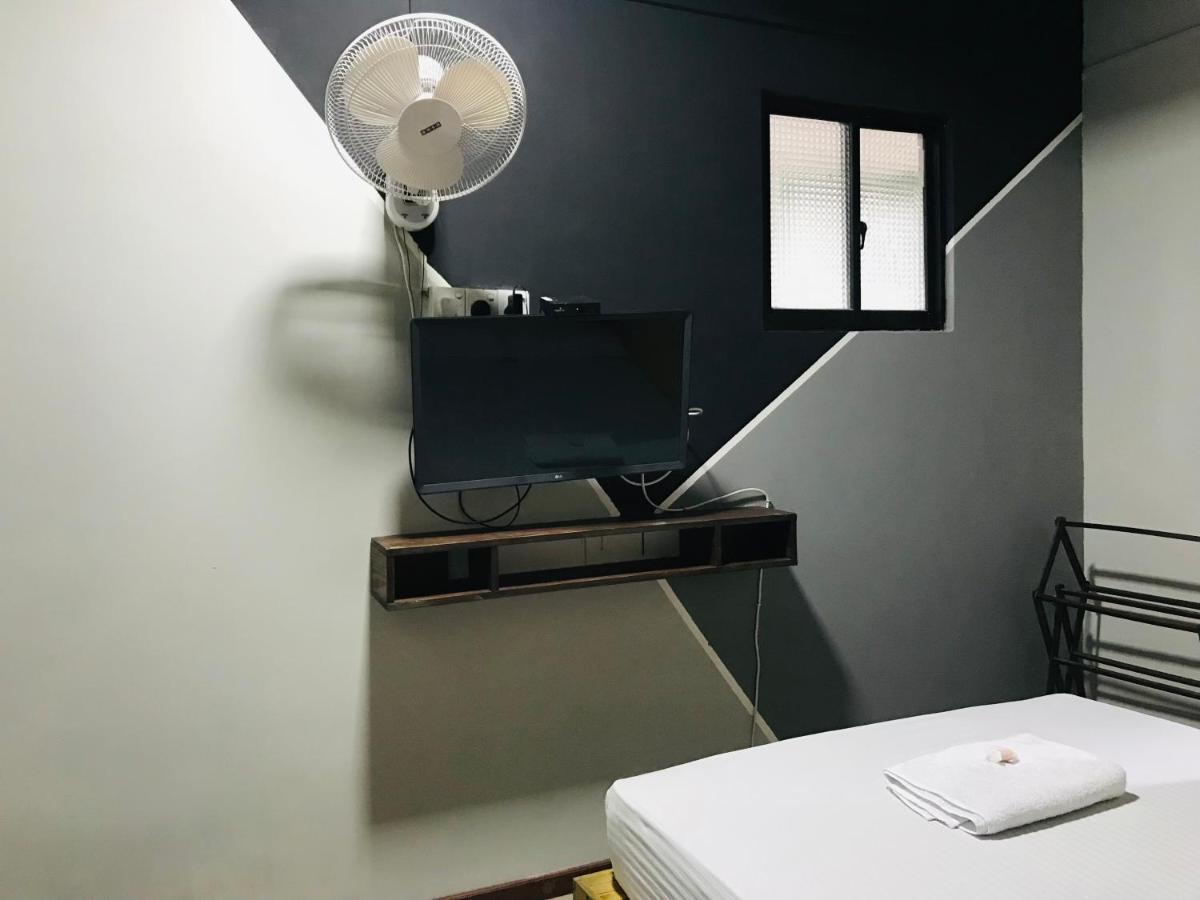 Alina Budget Hotel Kaduwela Bagian luar foto