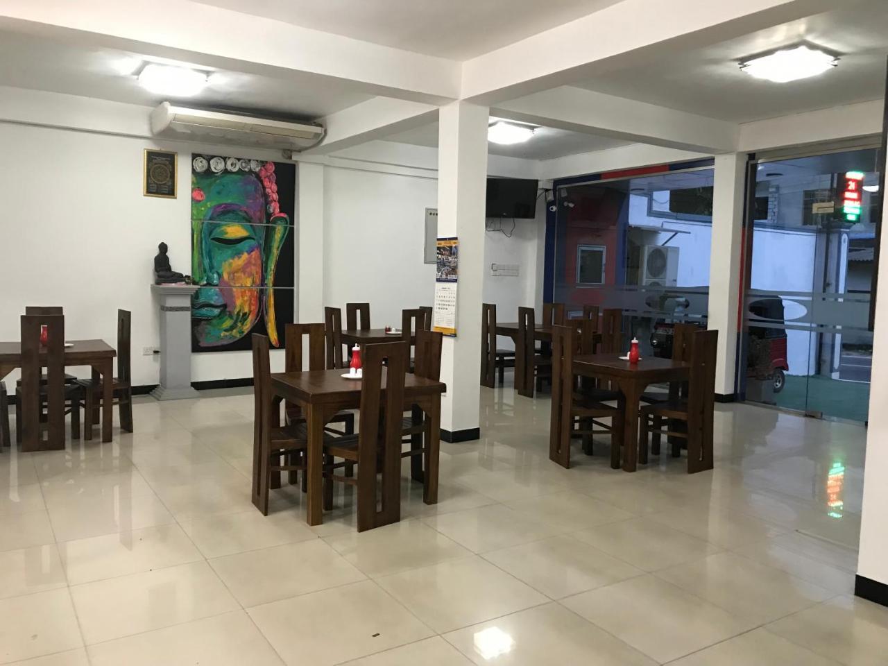 Alina Budget Hotel Kaduwela Bagian luar foto