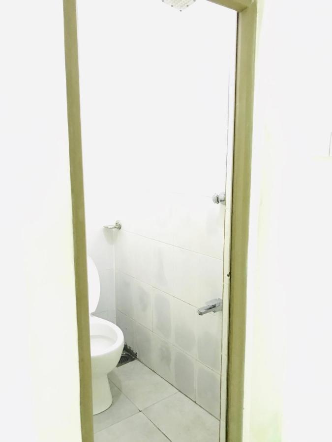 Alina Budget Hotel Kaduwela Bagian luar foto