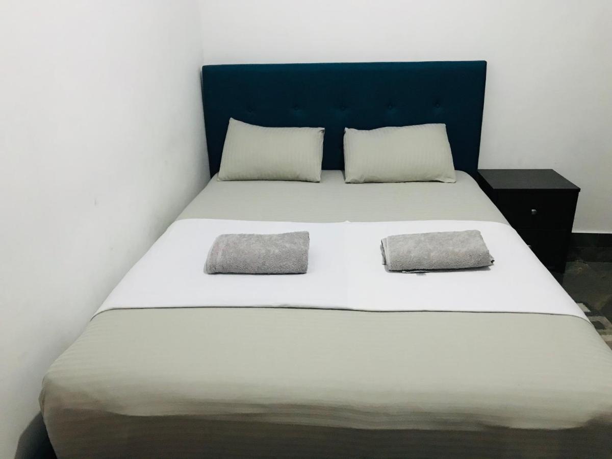 Alina Budget Hotel Kaduwela Bagian luar foto
