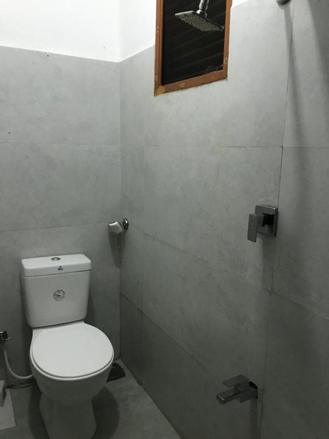 Alina Budget Hotel Kaduwela Bagian luar foto